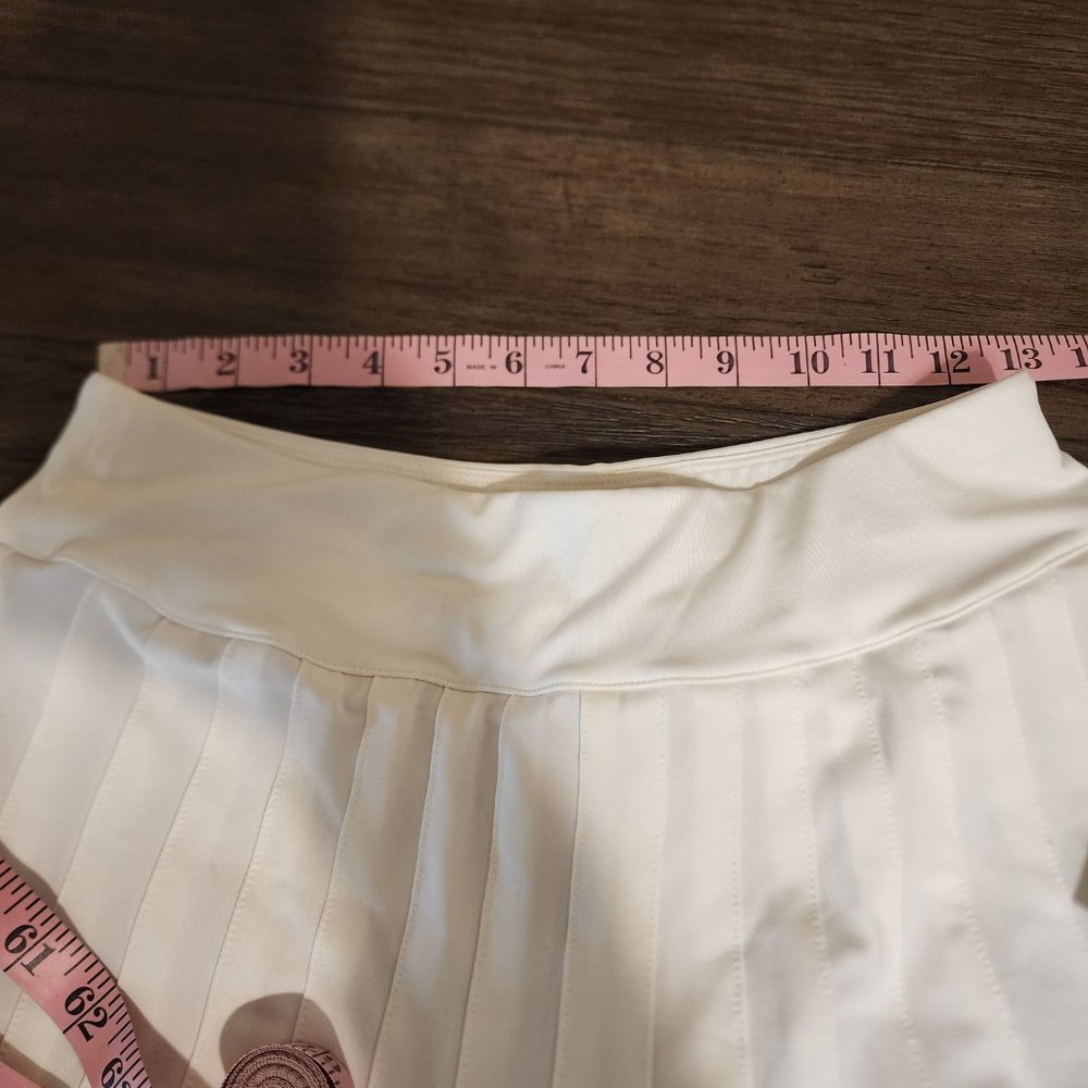 Tuckernuck White and Fresh Buds Tennis Skirt NWT White Small - Picture 3 of 9
